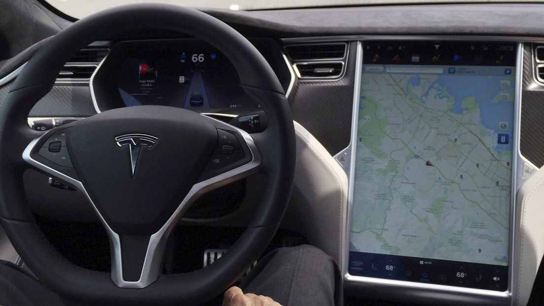 EE.UU. investigará el piloto automático de Tesla tras una serie de accidentes