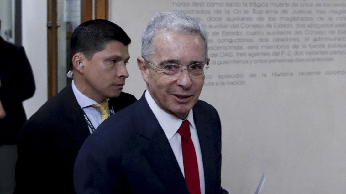 "Era muy difícil creer que había falsos positivos": Uribe niega haber ordenado ejecuciones extrajudiciales y dice que fue "engañado" por soldados