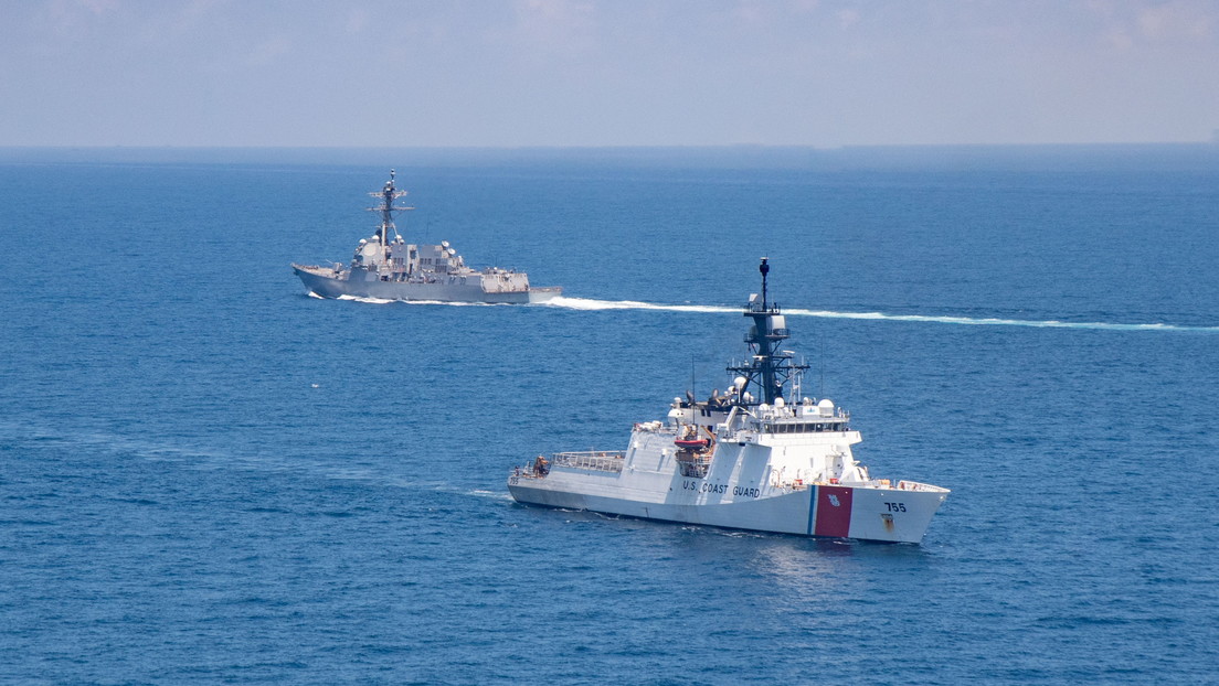 China tacha a EE.UU. del "mayor destructor de la paz y la estabilidad" por el tránsito de buques de guerra estadounidenses por el estrecho de Taiwán