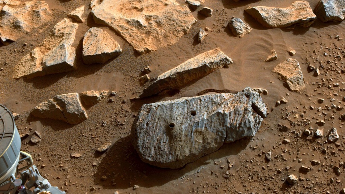 Las primeras muestras de roca extraídas por el róver Perseverance en Marte revelan un "entorno sostenido potencialmente habitable"