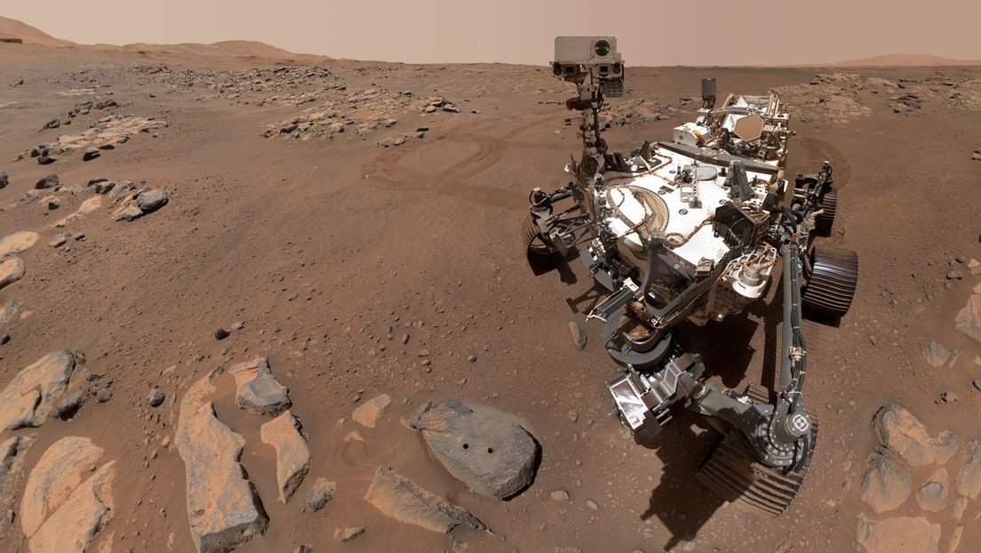 El róver Perseverance de la NASA toma selfis en un sitio de recolección de muestras en Marte