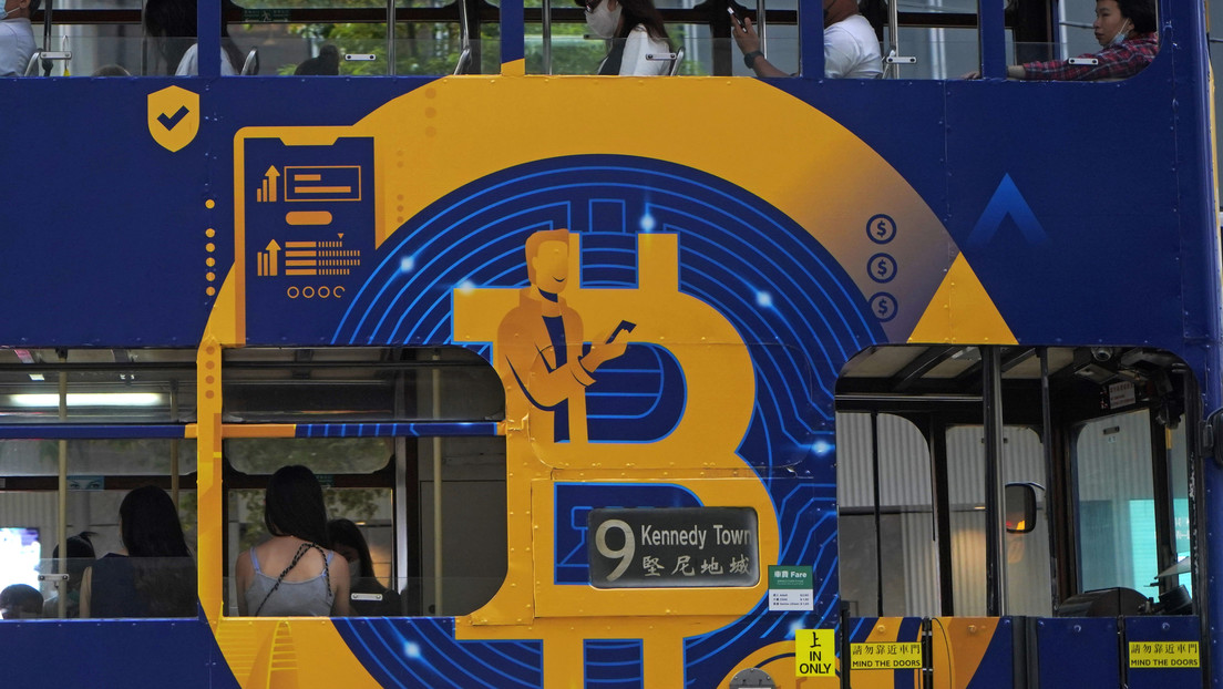 El bitcóin cae tras la promesa del Banco Popular de China de combatir como ilegales las transacciones con criptomonedas