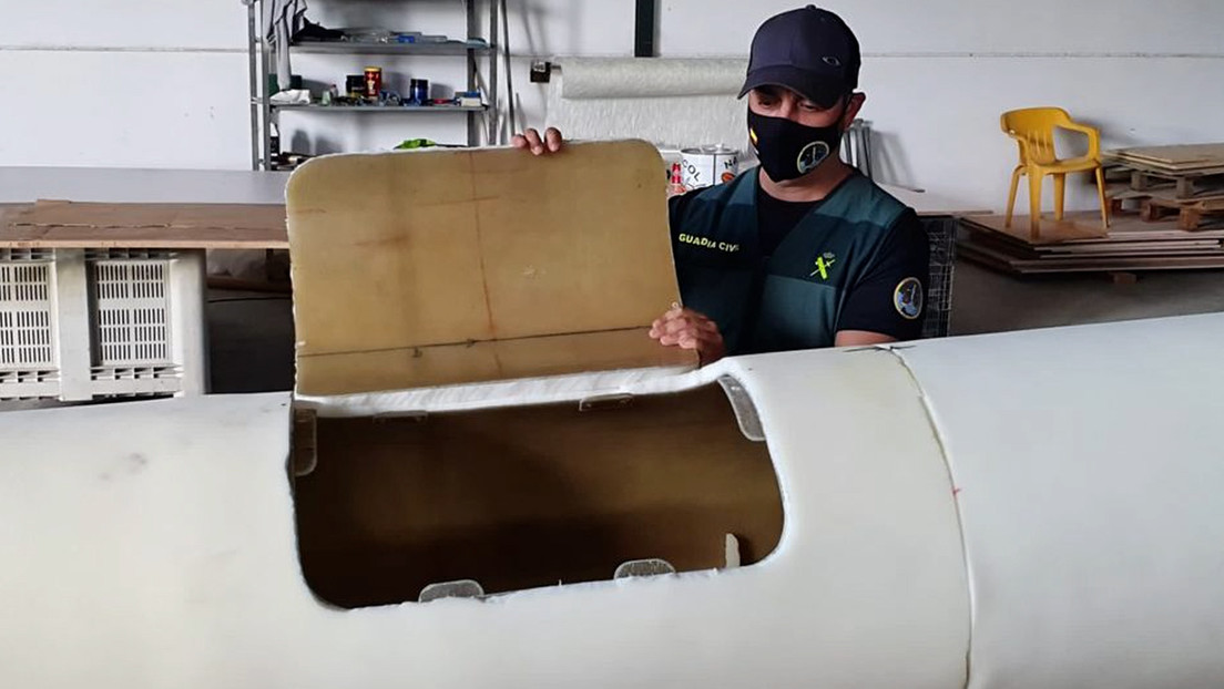 La Guardia Civil de España desarticula a una red de traficantes que ocultaba el hachís en falsos flotadores de embarcaciones