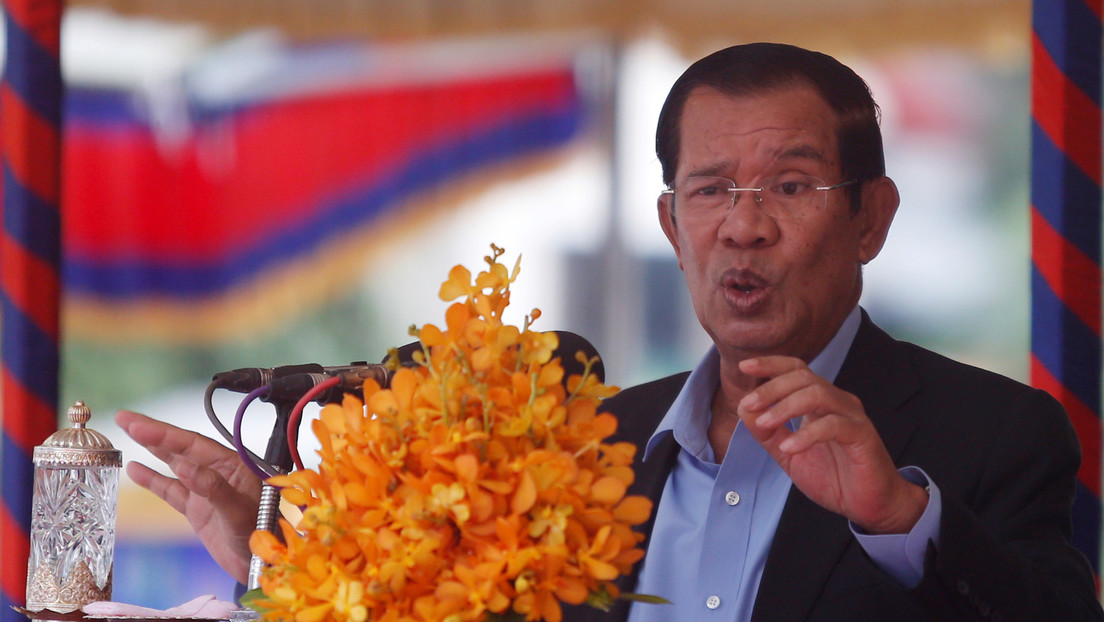 El primer ministro de Camboya irrumpe en una videoconferencia de la oposición a la que no estaba invitado y exige que le dejen de insultar