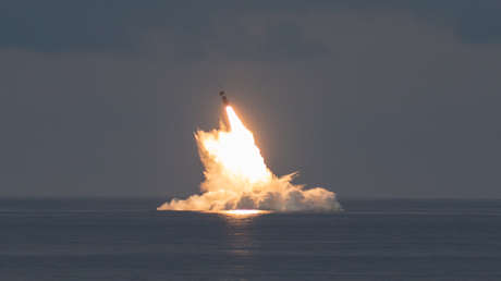 FOTOS: EE.UU. prueba su misil balístico Trident II en el océano Atlántico