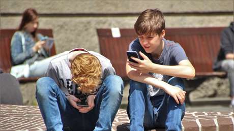 "Público valioso pero desaprovechado": Facebook podría perder el 45 % de sus usuarios jóvenes pese a su carrera desesperada por atraer a niños