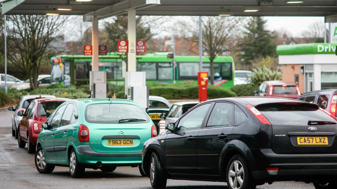 Una veintena de conductores persigue a una mezcladora de cemento pensando que transporta gasolina en medio de la crisis de combustible en Reino Unido