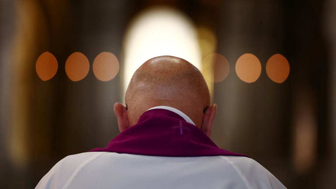 El obispo jefe de Francia afirma que "el secreto de confesión es más fuerte que las leyes" en medio del escándalo de abusos sexuales a menores