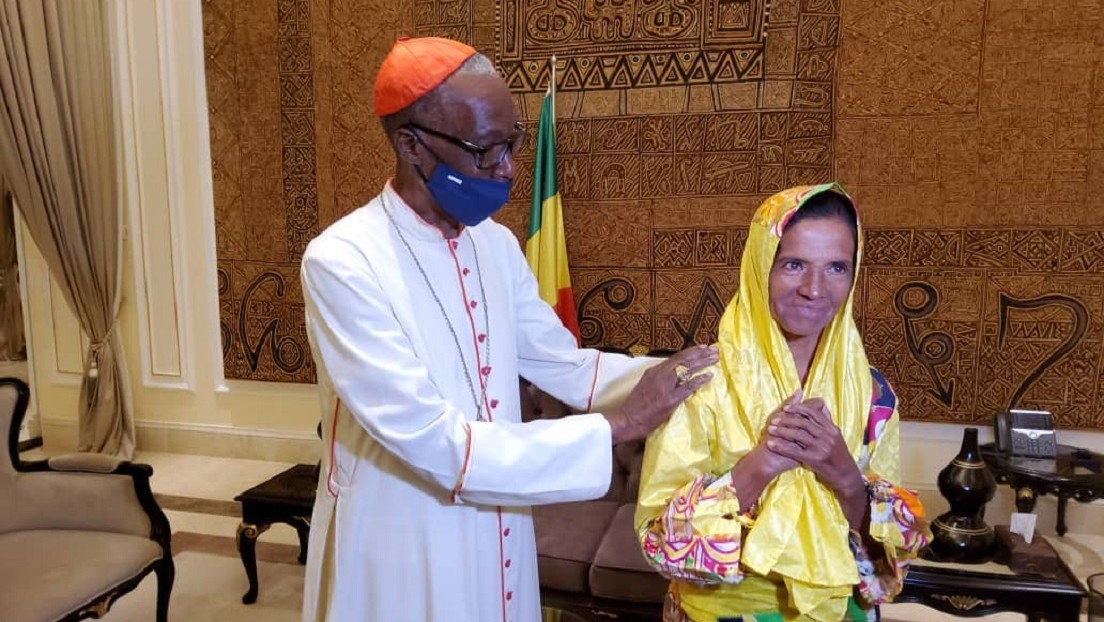 Liberan a la monja colombiana secuestrada por yihadistas en Mali en 2017