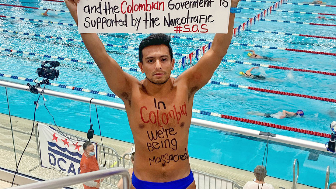 El campeón sudamericano de natación, Jorge Iván del Valle, protesta contra el Gobierno colombiano durante un torneo en EE.UU. y su tuit se hace viral