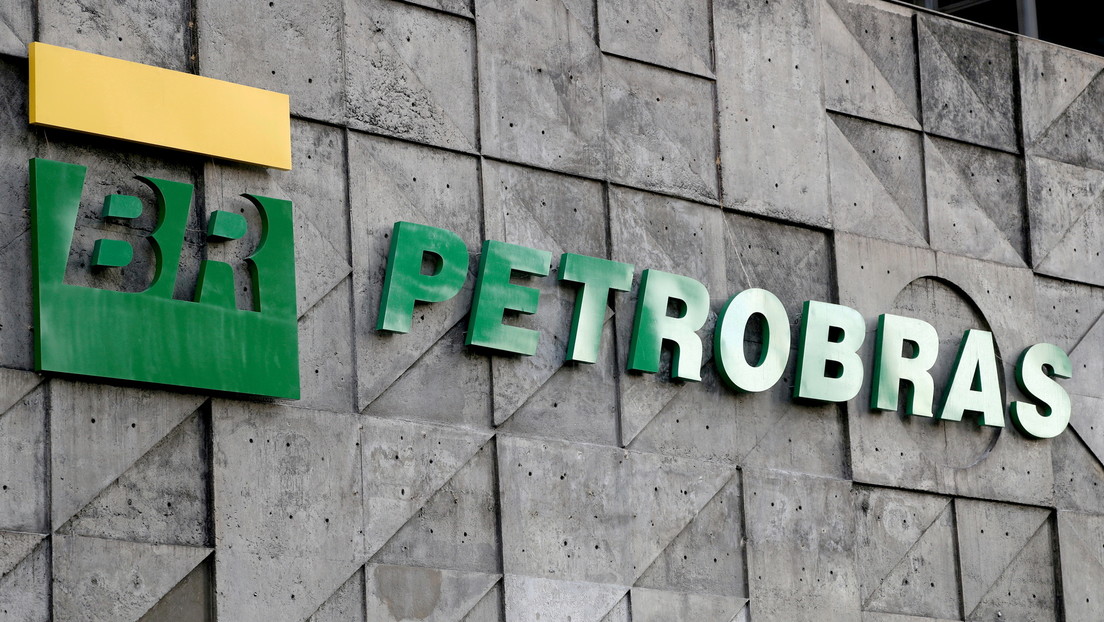 Bolsonaro considera privatizar Petrobras tras las críticas por el aumento de los precios del combustible