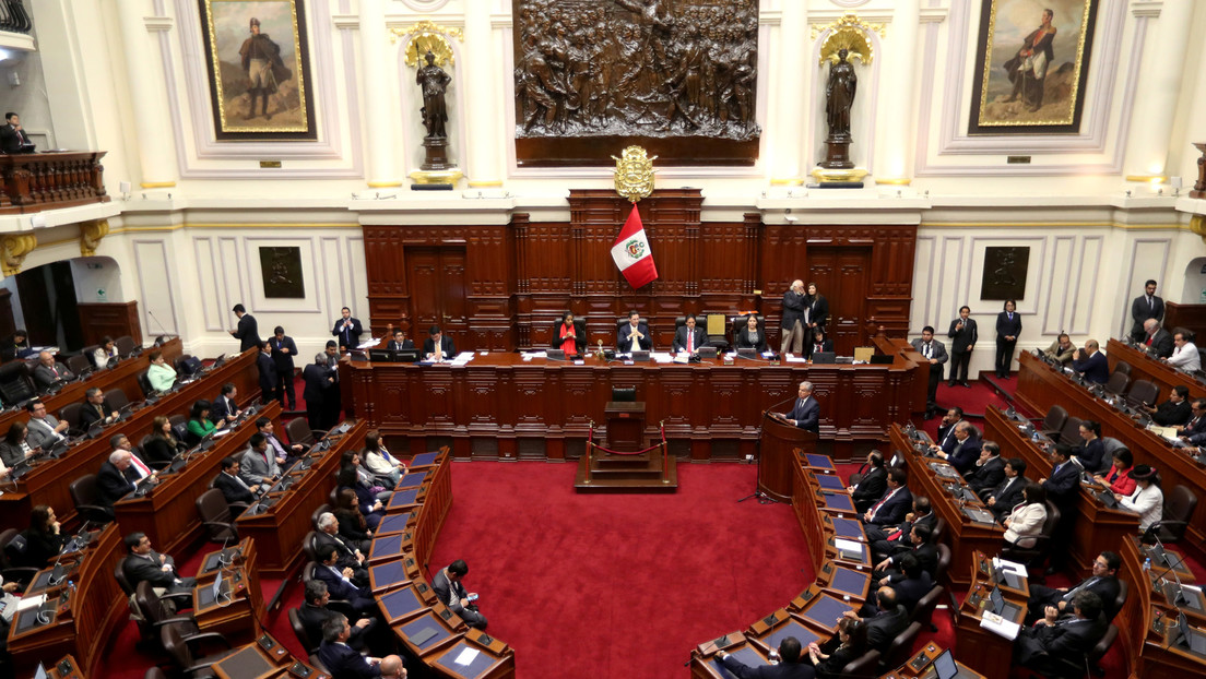 El Congreso de Perú aprueba una polémica ley que regula las facultades del presidente