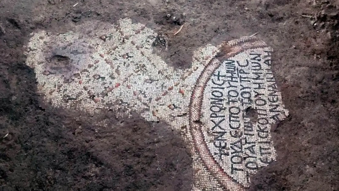 Descubren mosaicos en Israel que podrían ser los pisos de la legendaria iglesia de los Apóstoles (FOTOS)