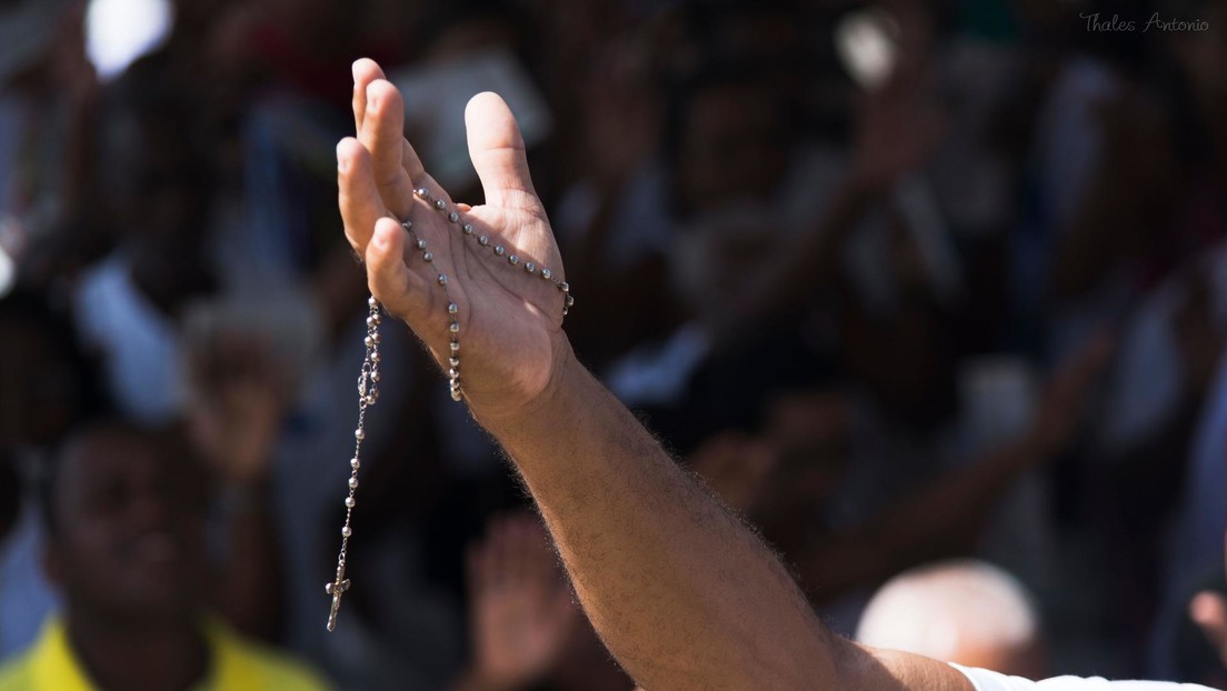 Una multitud aguarda en Brasil la resurrección de un pastor que dejó escrito que volvería a la vida a los tres días de su muerte