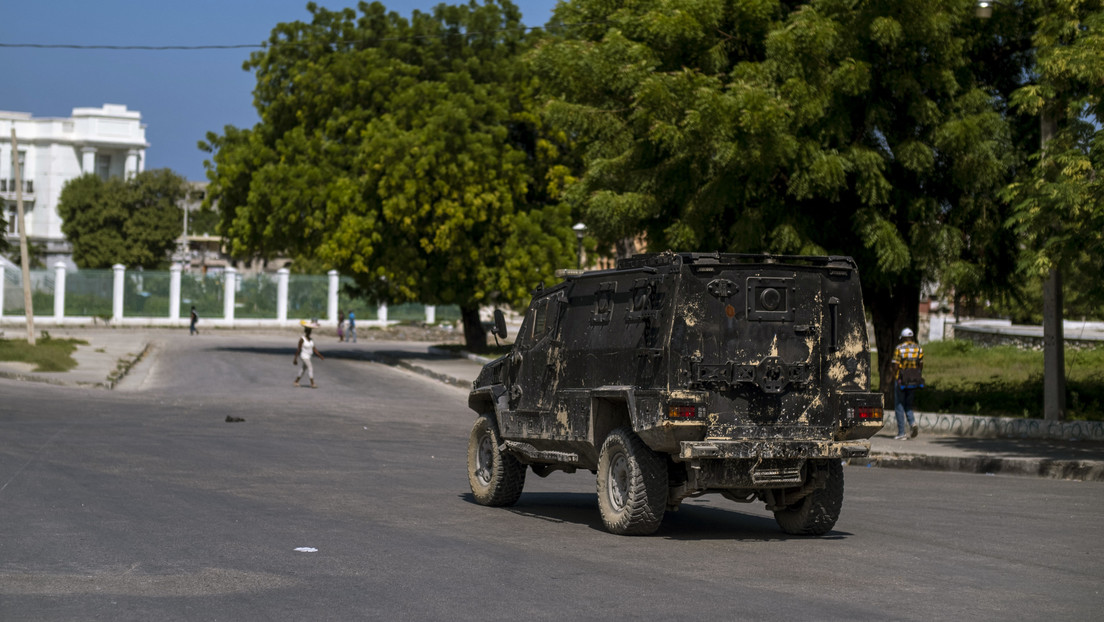 Lo que hay detrás del hallazgo de un cadáver frente al Palacio Presidencial de Haití en medio de la crisis generalizada en ese país
