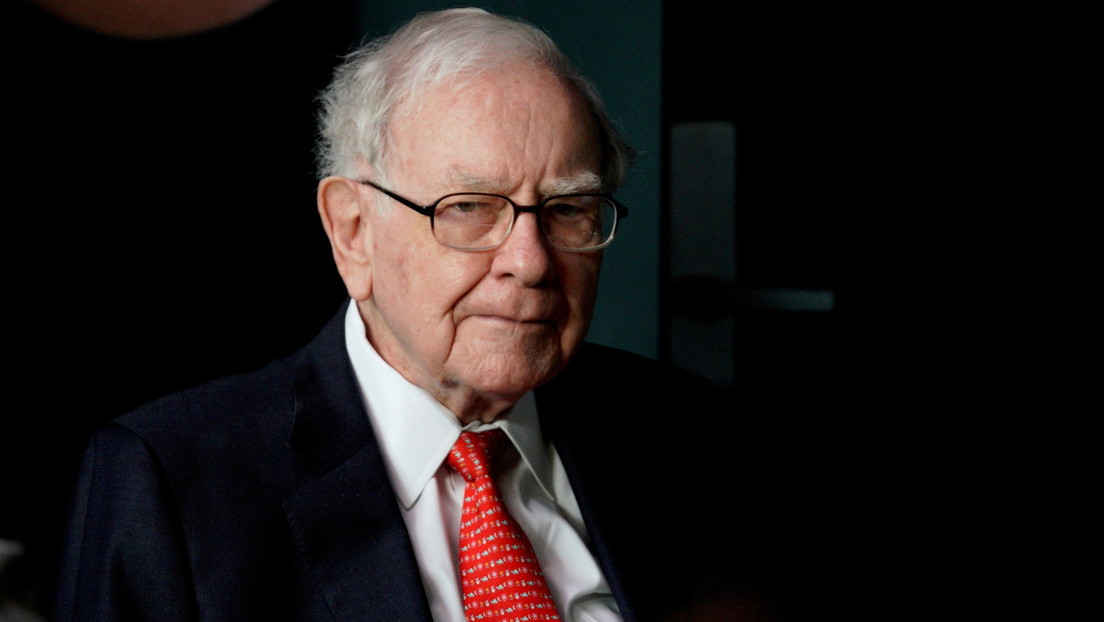 Warren Buffett, Ray Dalio y otros magnates financieros 'apuestan' por los sectores petrolero, bancario y de defensa