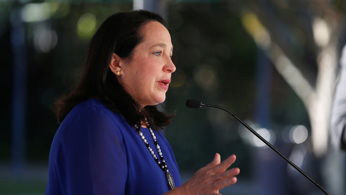 La encargada de negocios de EE.UU. en El Salvador anuncia que deja el cargo con críticas a Bukele por no mostrar "interés por mejorar la relación"