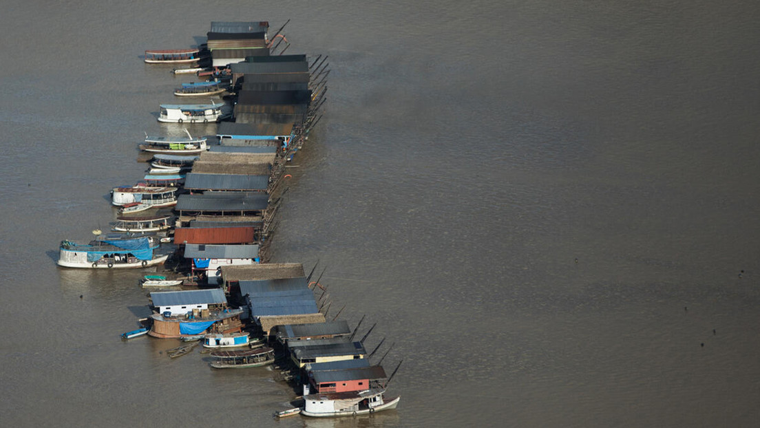 La invasión del 'garimpo': 300 balsas de minería ilegal se instalan en un río de la Amazonía brasileña en busca de oro
