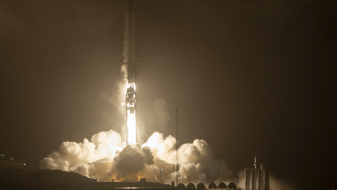 SpaceX lanza a la órbita su cohete Falcon 9 con 48 satélites Starlink y dos naves BlackSky