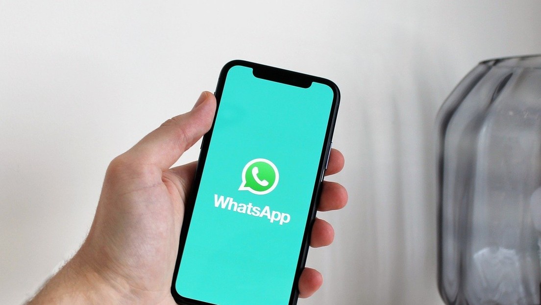 "No es necesario que todos los mensajes permanezcan ahí para siempre": Zuckerberg introduce una nueva función en WhatsApp