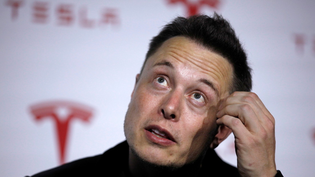Elon Musk vende acciones de Tesla por quinta semana consecutiva (y el valor de la empresa sigue en caída libre)