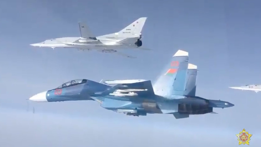Bombarderos rusos y cazas bielorrusos realizan una patrulla en la frontera durante cuatro horas (VIDEO)