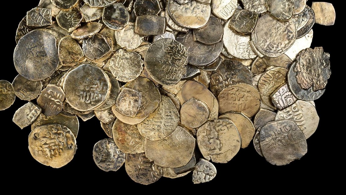 Hallan tesoros hundidos en dos naufragios con 1.000 años de diferencia frente a la costa israelí