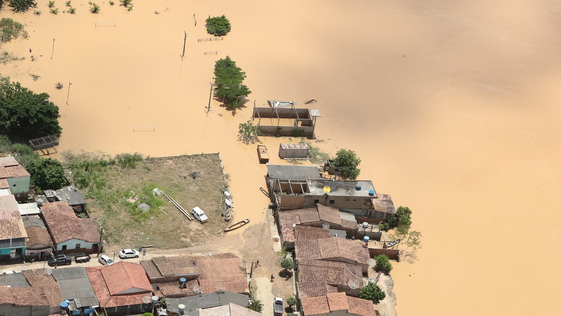 Ordenan la evacuación urgente de un municipio de Brasil tras colapsar una presa debido a las fuertes lluvias