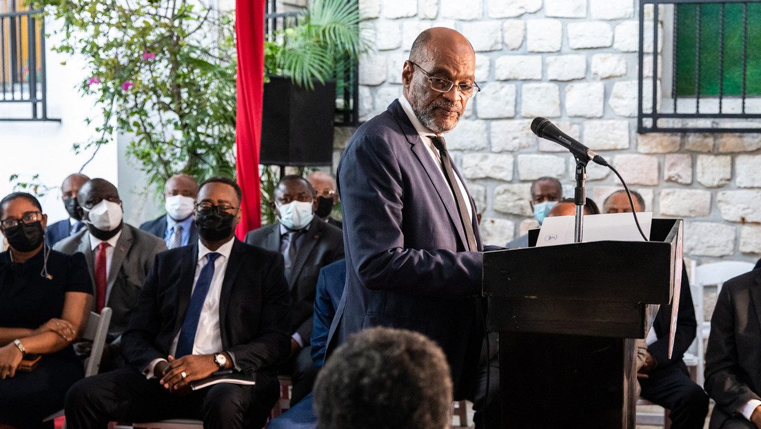 El primer ministro de Haití sale ileso de un ataque de grupo armado que dejó al menos un muerto