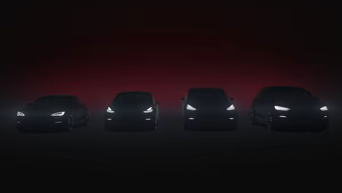 Dos coches Tesla protagonizan un 'duelo de baile' al ritmo de Michael Jackson y el propio Musk reacciona al video