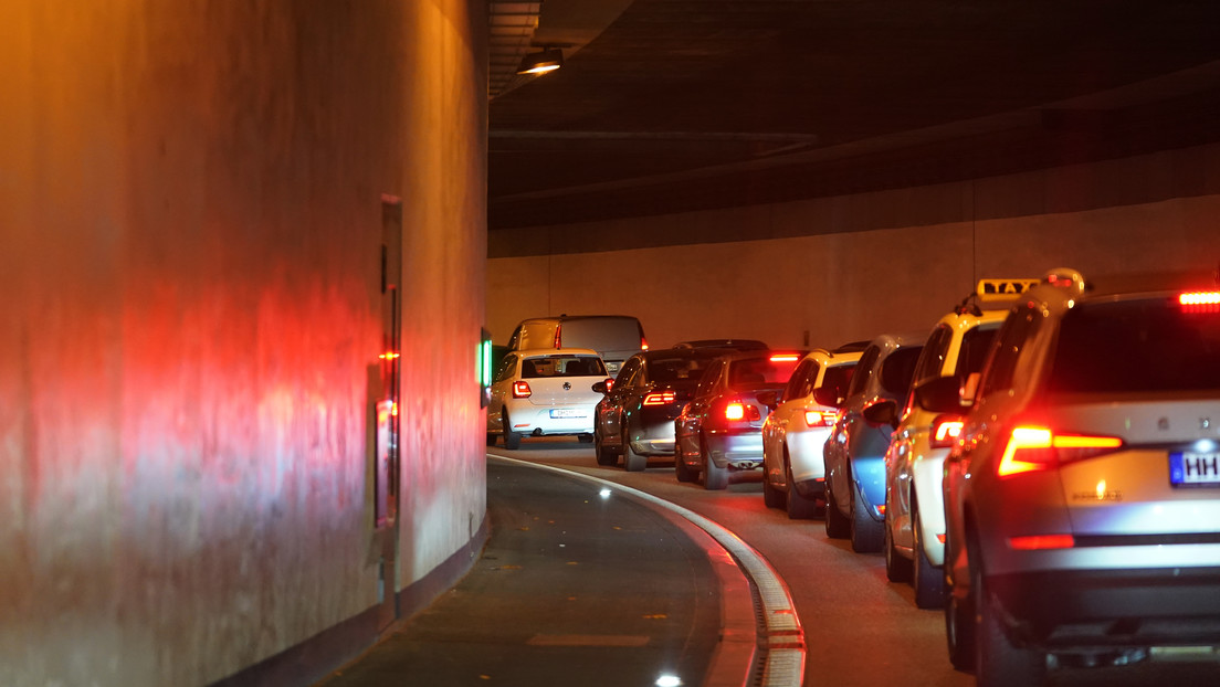 VIDEO: Se forma un atasco en el túnel creado por la compañía de Elon Musk para solucionar la congestión