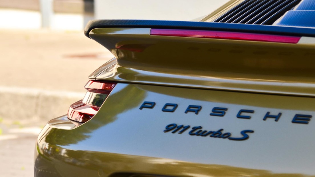 Ponen en subasta un Porsche 911 Turbo S que podría tener "el mayor kilometraje del mundo"
