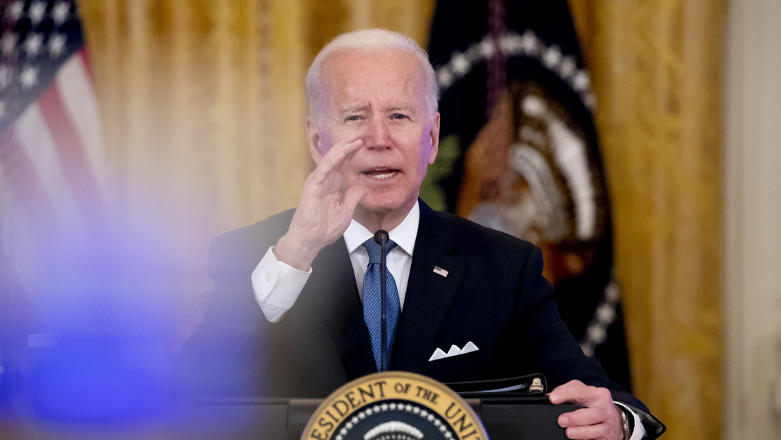 VIDEO: Biden llama "hijo de perra" a un reportero ante un micrófono no apagado