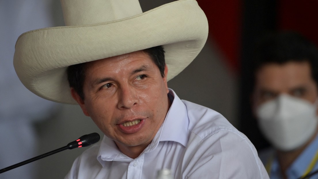 Pedro Castillo rechaza la campaña de "racismo" en su contra y considera superada la etapa de "contradicciones" en el seno de su Gobierno