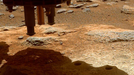 El róver Perseverance de la NASA logra desatascar el sistema de recogida de rocas y graba en video cómo lo hizo