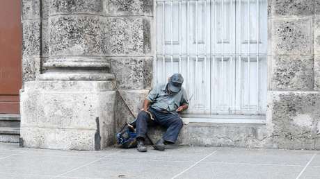 La recuperación económica de América Latina en 2021 fue insuficiente y la pobreza extrema aumenta hasta el 13,8 %