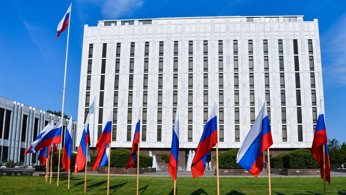 Embajada de Rusia en EE.UU.: "No vamos a retroceder ni a quedarnos quietos ante las amenazas de sanciones"