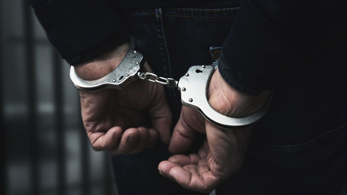 Un 'policía del mes' es arrestado en Florida por tratar de estrangular a su pareja