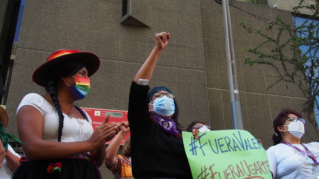 Primer ministro de Perú renuncia a su cargo en medio de denuncias por violencia machista