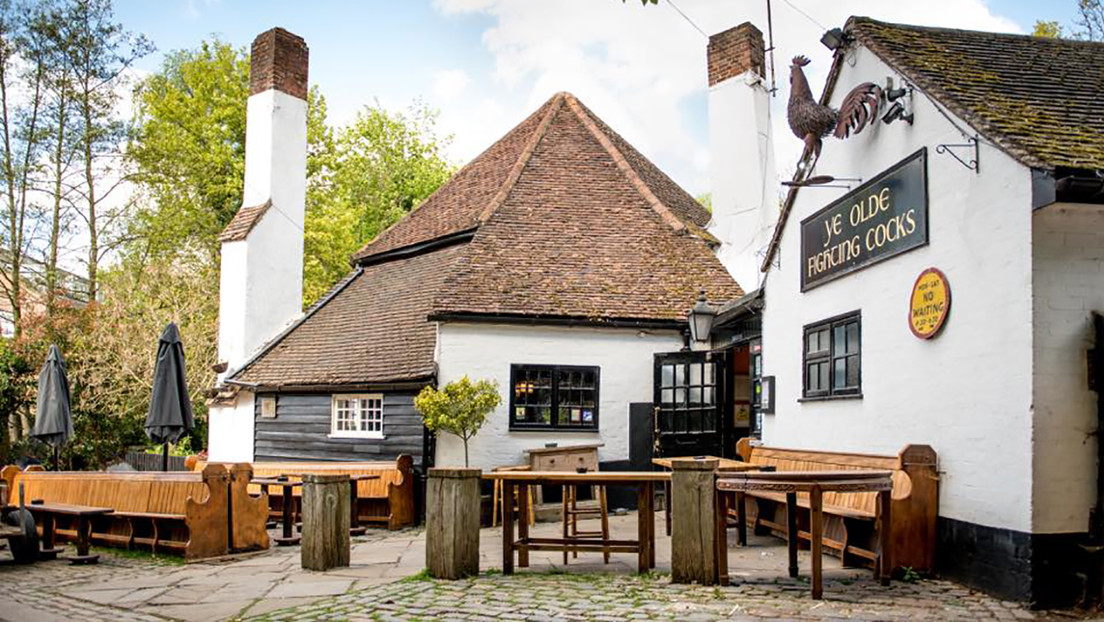 La pandemia de covid-19 obliga a cerrar el 'pub' más antiguo de Inglaterra tras 1.229 años
