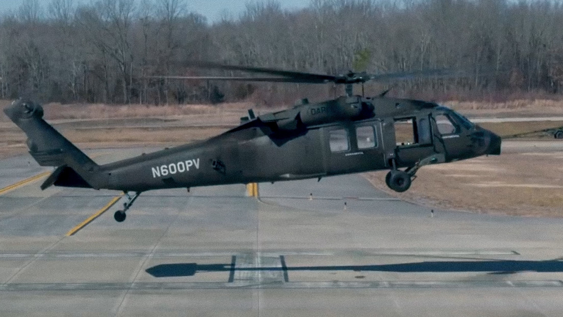 Un helicóptero militar Black Hawk completa su primer vuelo autónomo sin nadie a bordo (VIDEO)
