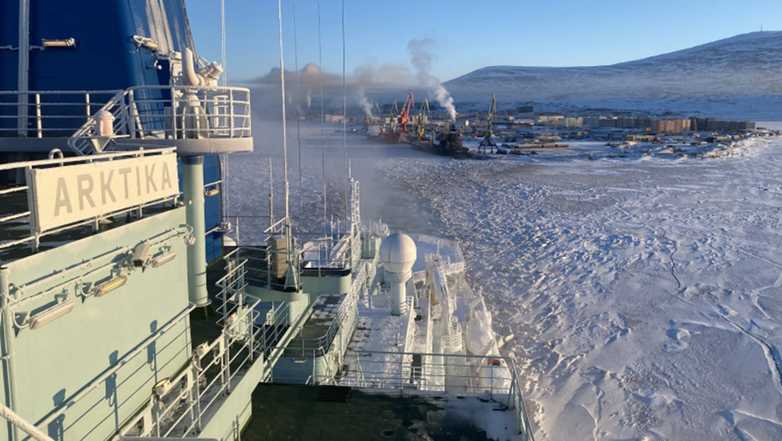 Un rompehielos atómico ruso, uno de los más potentes del mundo, abre por primera vez el paso a caravanas de cargueros de este a oeste del Ártico