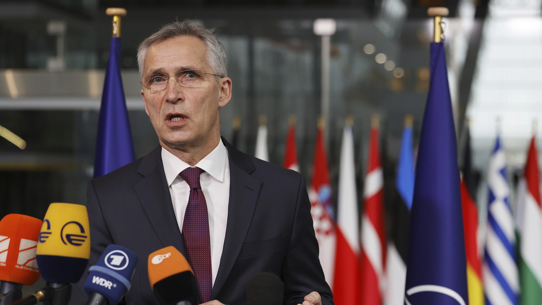 Stoltenberg afirma que la OTAN "seguirá denunciando los planes agresivos de Rusia", y el Kremlin responde