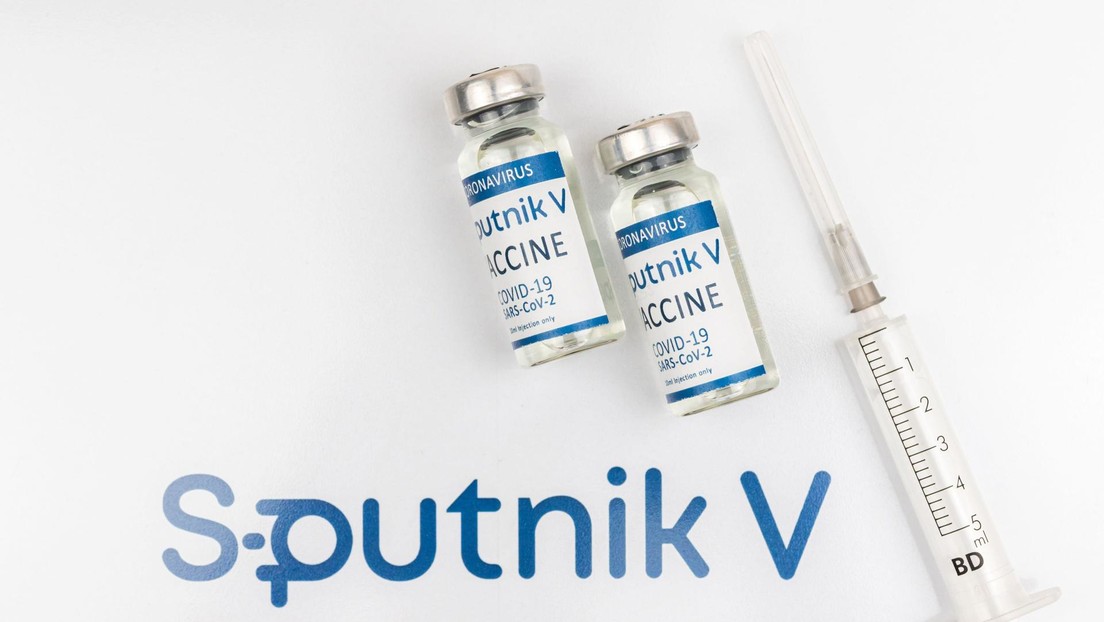 Estudio: Los vacunados con Sputnik V mantienen altos niveles de anticuerpos un año después