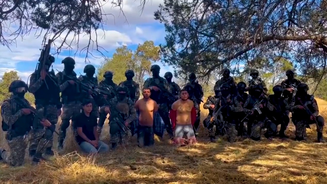 Miembros del cártel de Sinaloa capturan a integrantes del CJNG, al que culpan del asesinato de cincos jóvenes en Zacatecas, y lo muestran en video