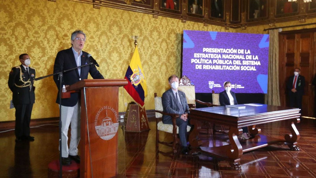 Lasso indulta a prisioneros y lanza una nueva política de rehabilitación social ante la crisis carcelaria en Ecuador
