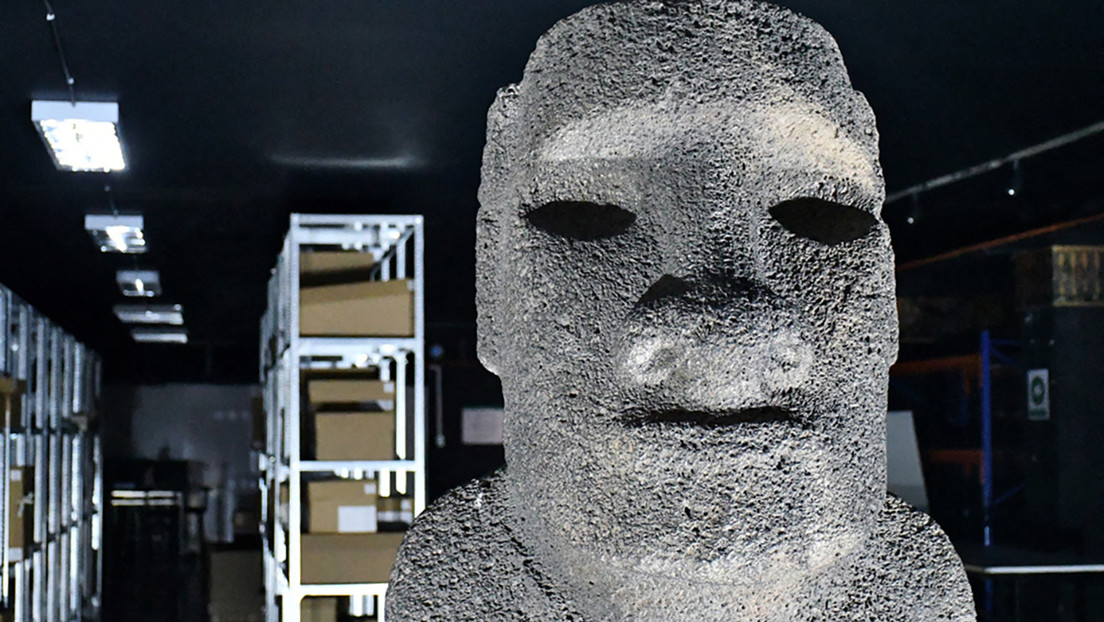 El emblemático moai Tau regresa a la Isla de Pascua tras pasar 152 años fuera de su hogar