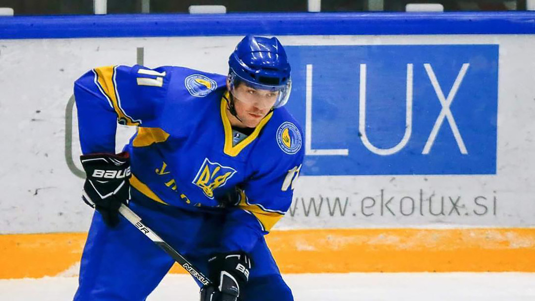 El jugador ucraniano de hockey que realizó un gesto racista a un rival afroamericano es suspendido por un año de competiciones internacionales