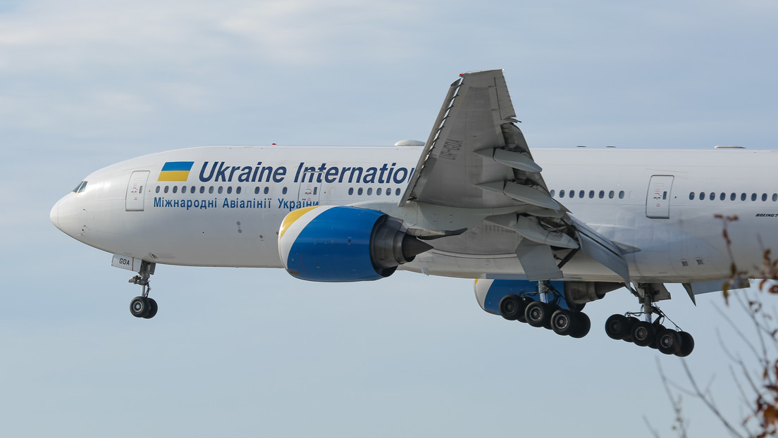 Ucrania cierra su espacio aéreo