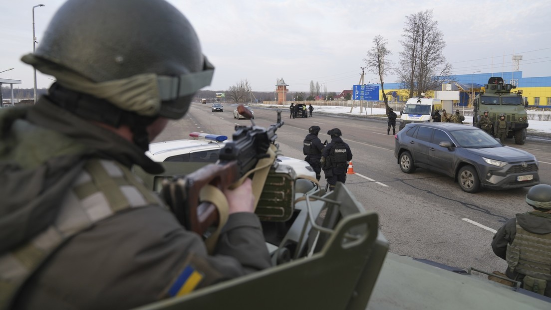 Entra en vigor la ley marcial en Ucrania